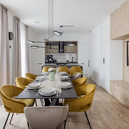 Skyline Living - Penthouse With Terrace And Parking Lägenhet *