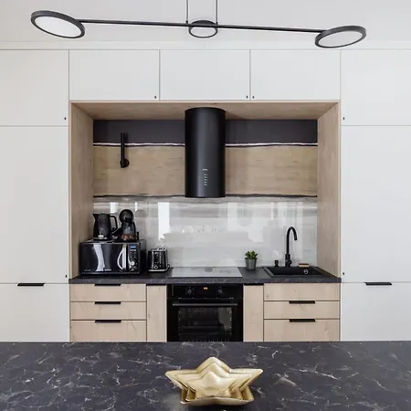 Skyline Living - Penthouse With Terrace And Parking *