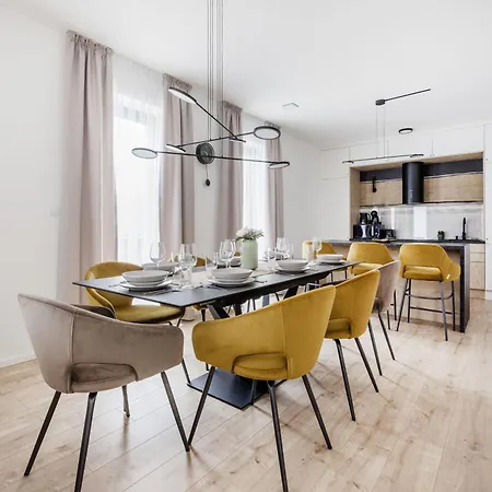 Skyline Living - Penthouse With Terrace And Parking *